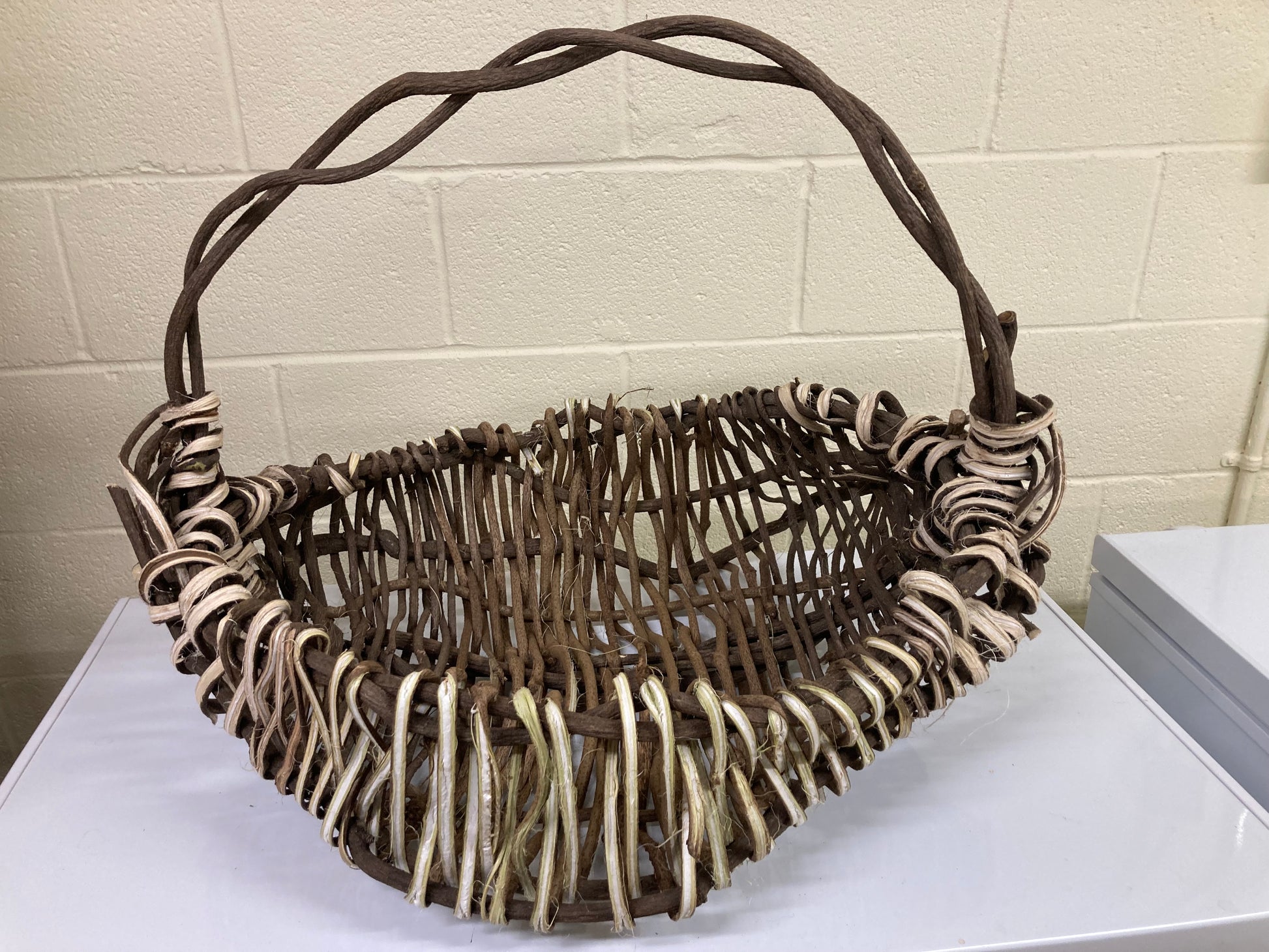 Weaving a Kudzu-Vine Egg Basket