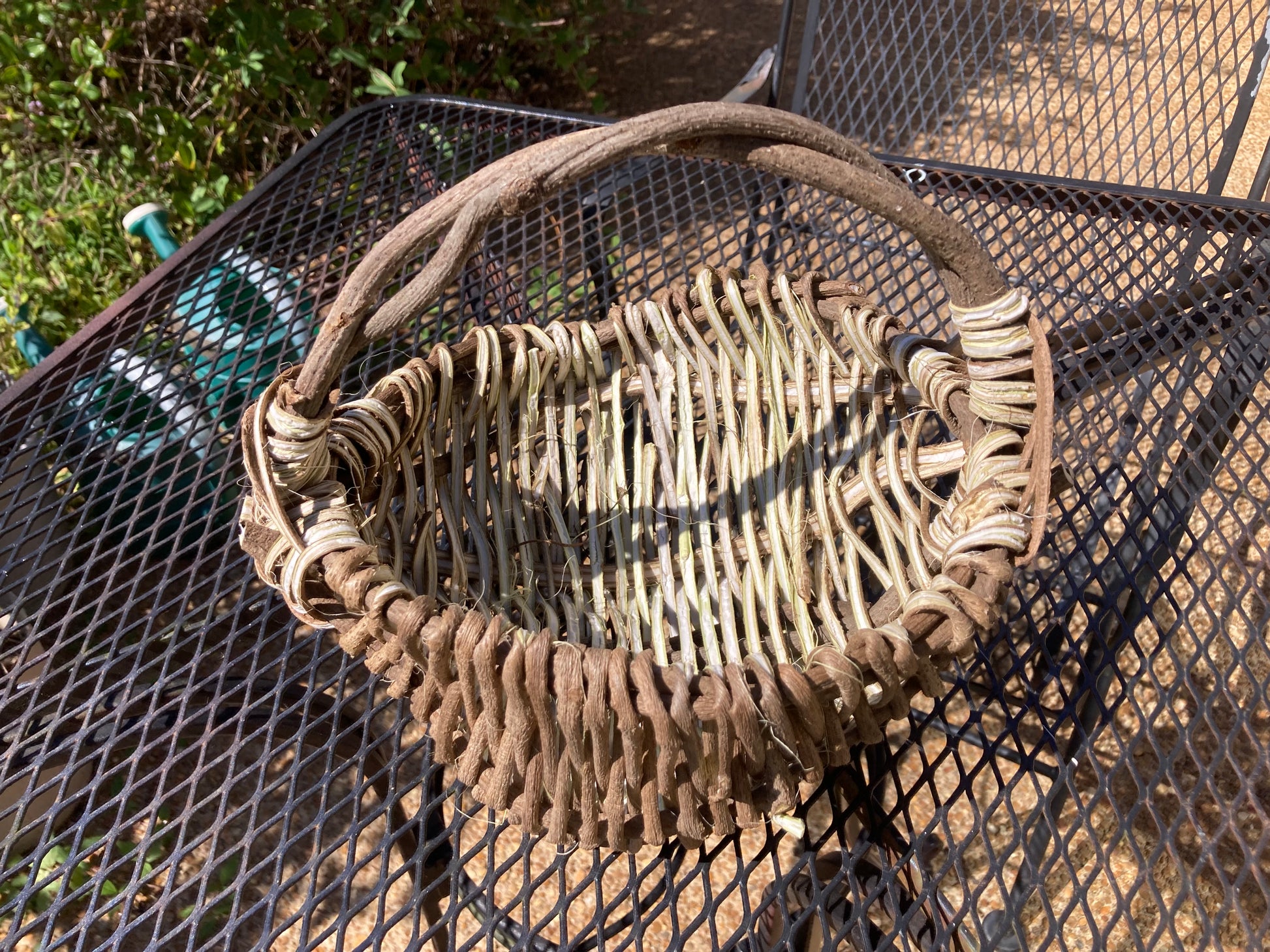 Weaving a Kudzu-Vine Egg Basket