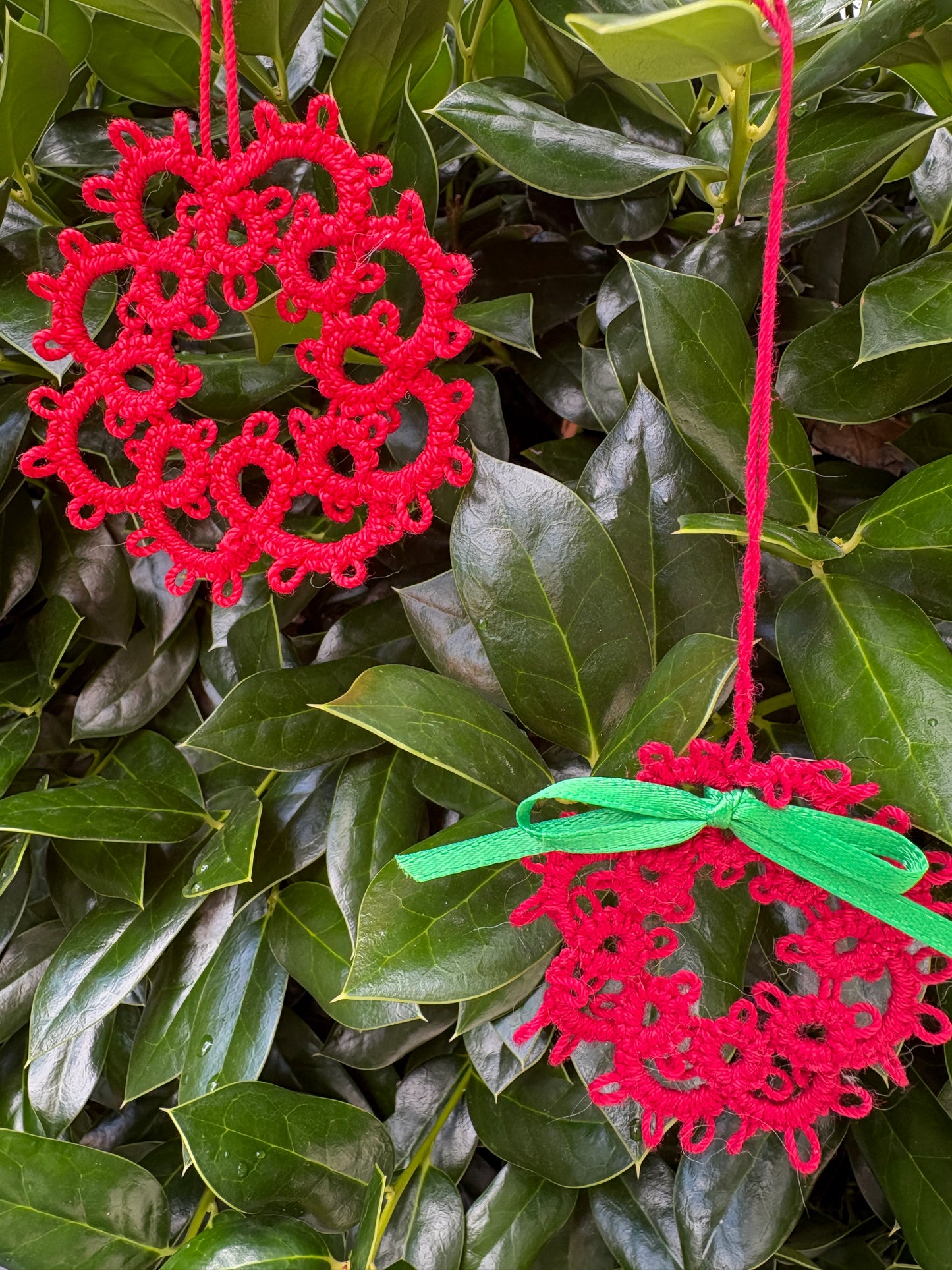 Tatting a Holiday Touch